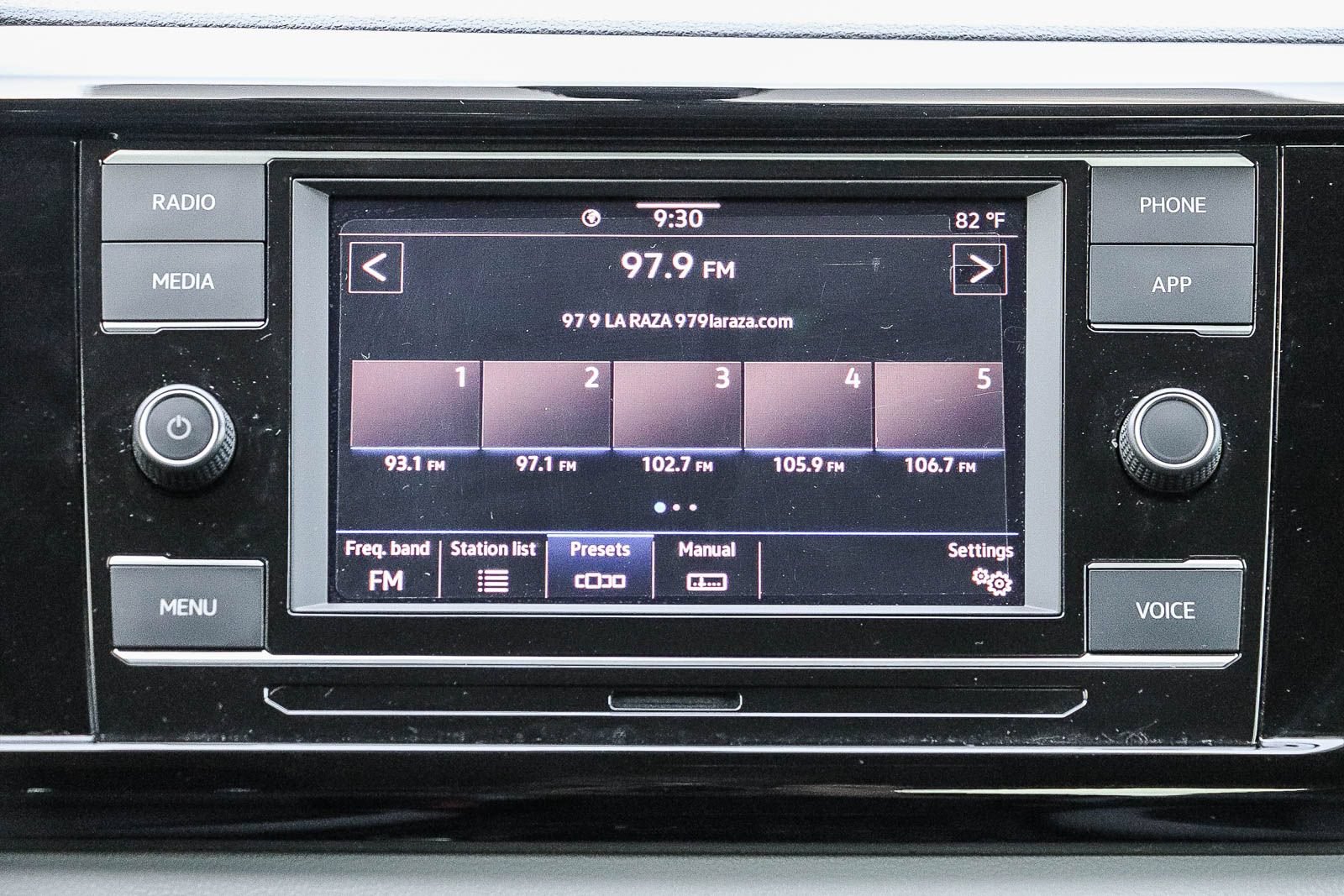 Used 2023 Volkswagen Taos S FWD image 16