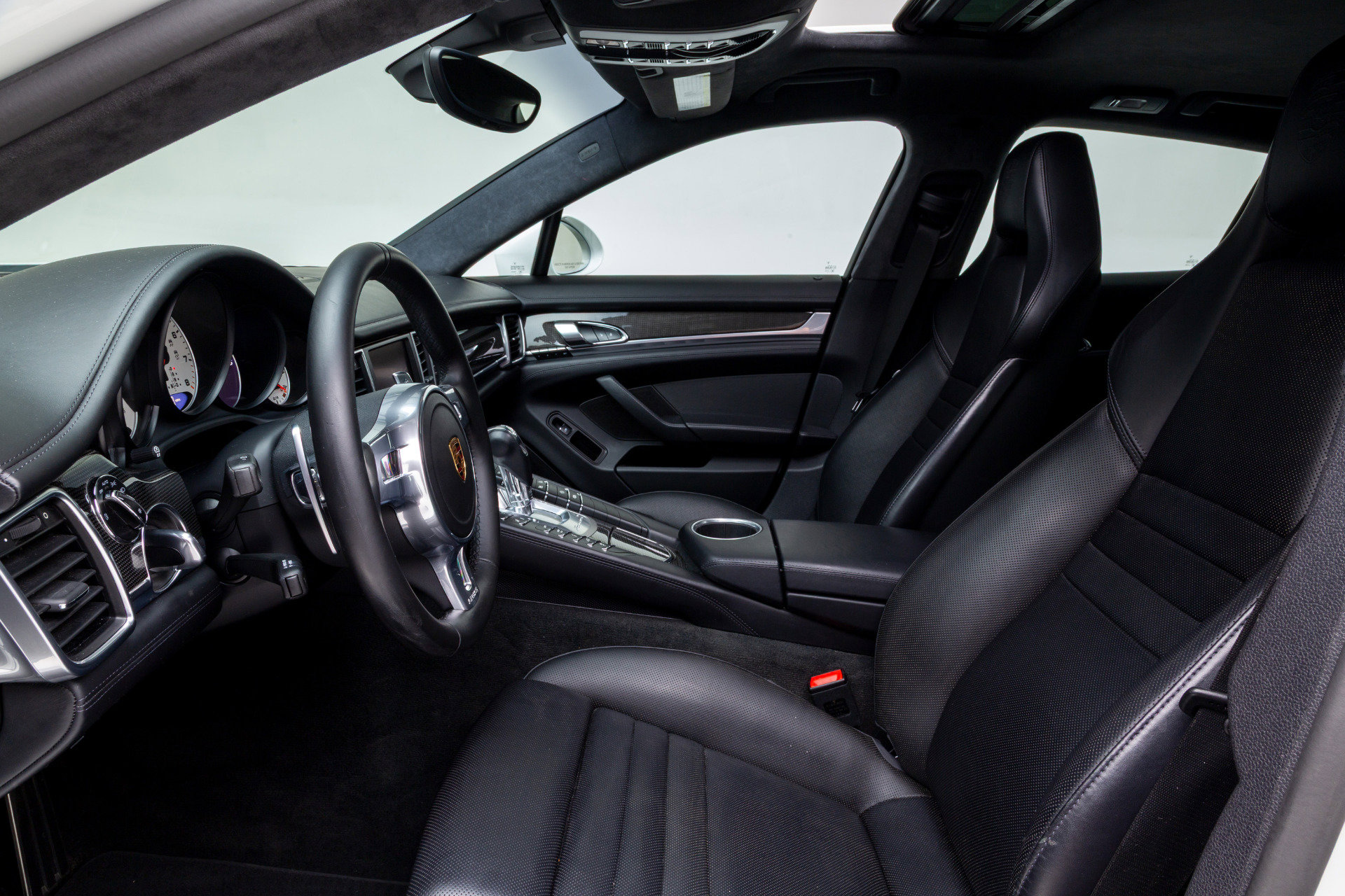 Used 2016 Porsche Panamera GTS AWD/4WD image 18