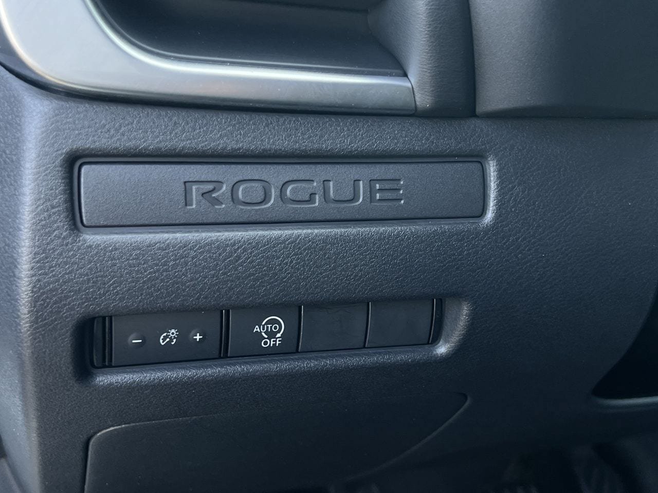 Used 2023 Nissan Rogue S FWD image 19