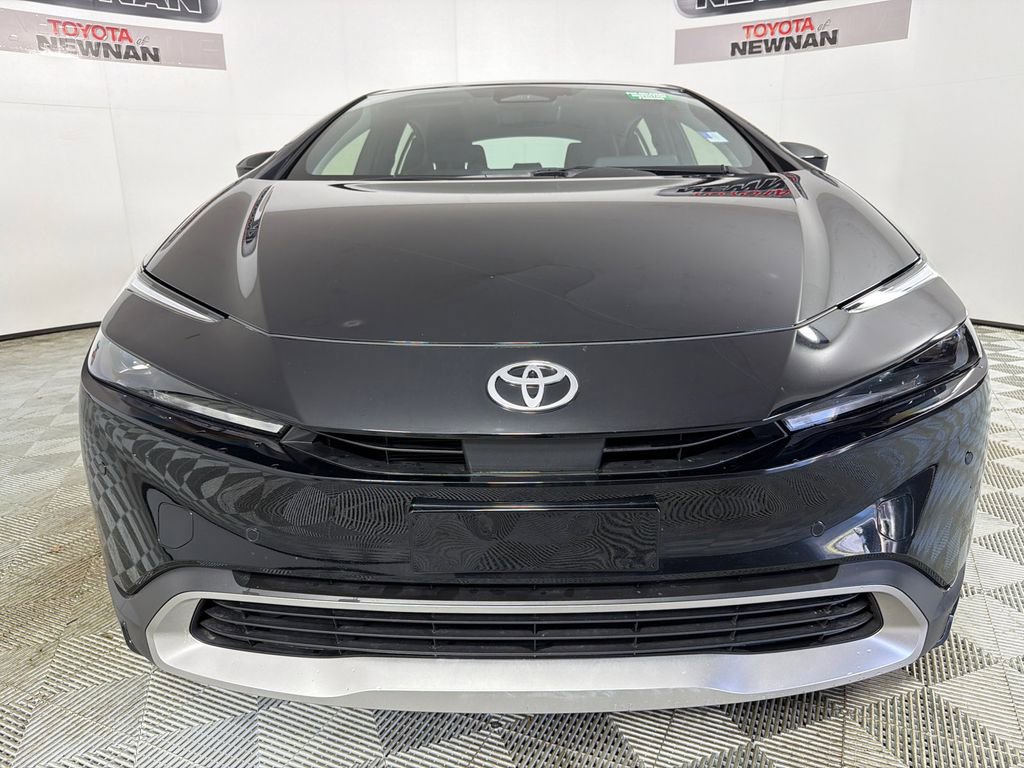 Used 2025 Toyota Prius Plug-In Hybrid image 8