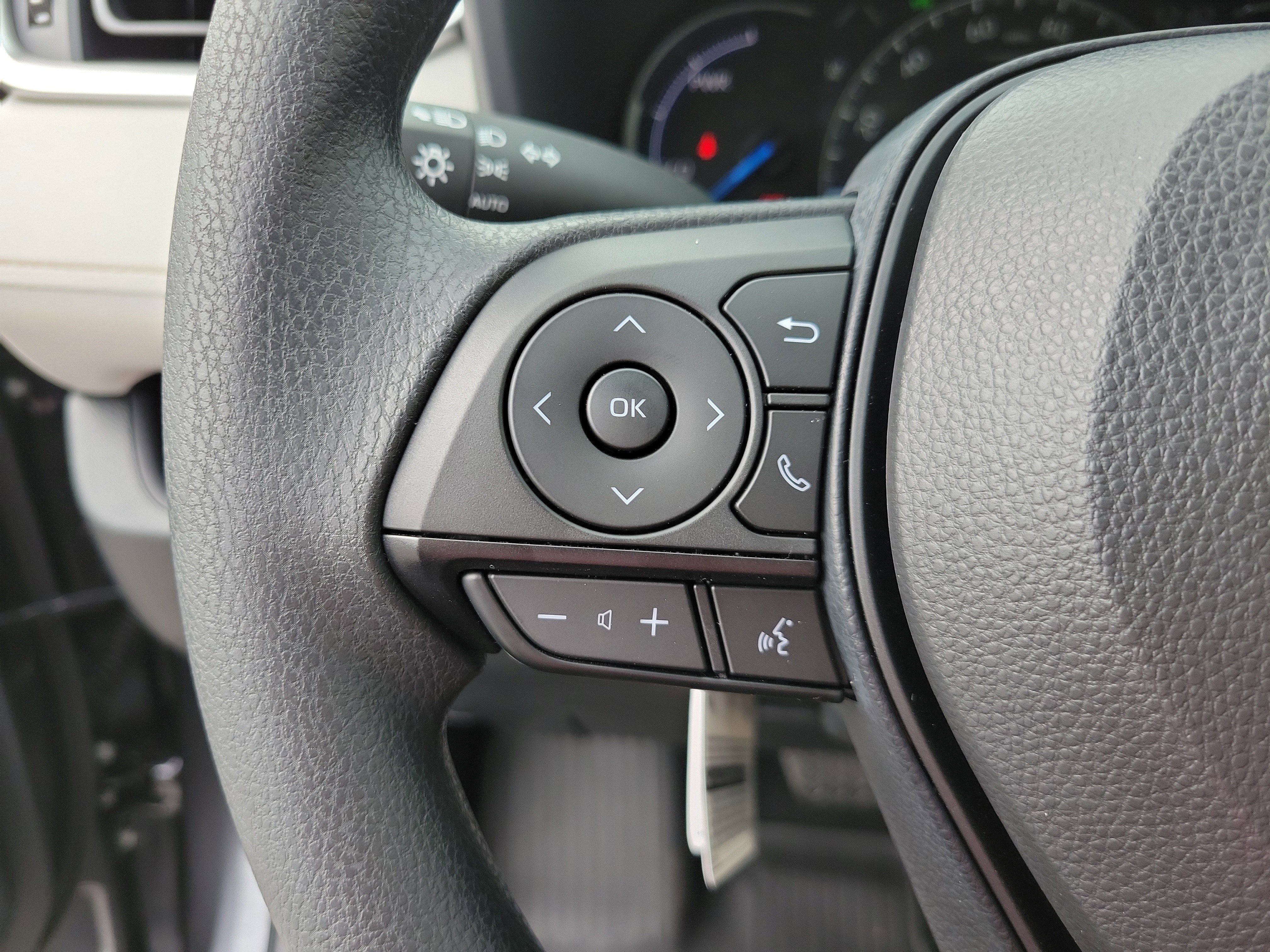 New 2025 Toyota RAV4 XLE image 27