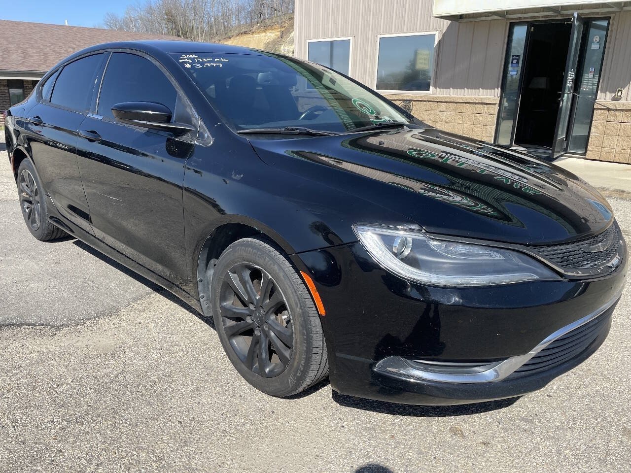 Used 2016 Chrysler 200 Limited Platinum FWD image 2