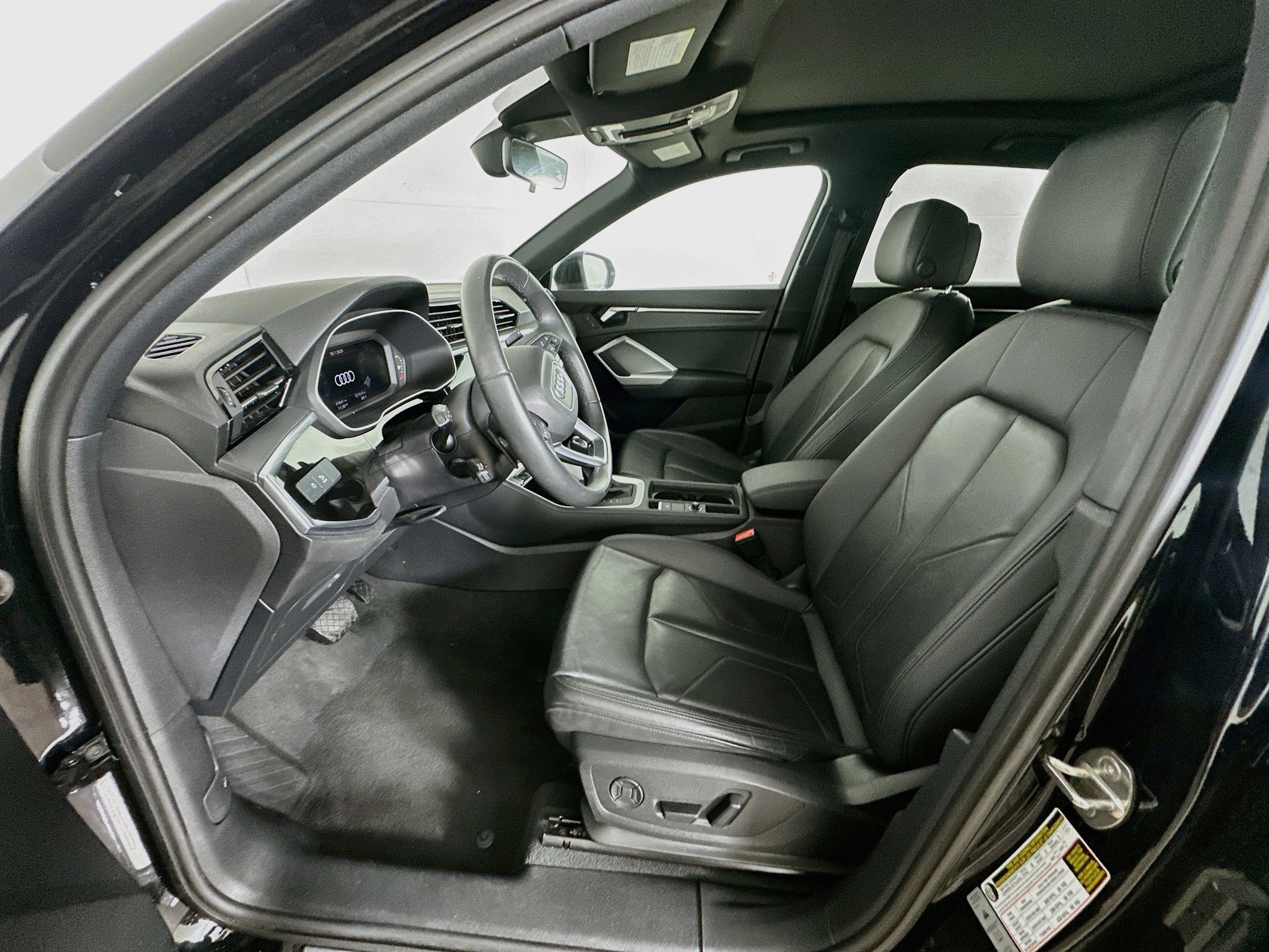 Used 2025 Audi Q3 2.0T Premium AWD/4WD image 13