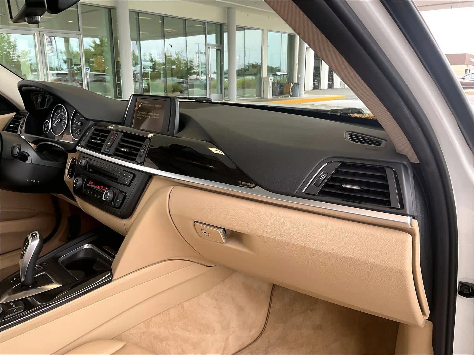 Used 2015 BMW 328i xDrive Sedan AWD/4WD image 17