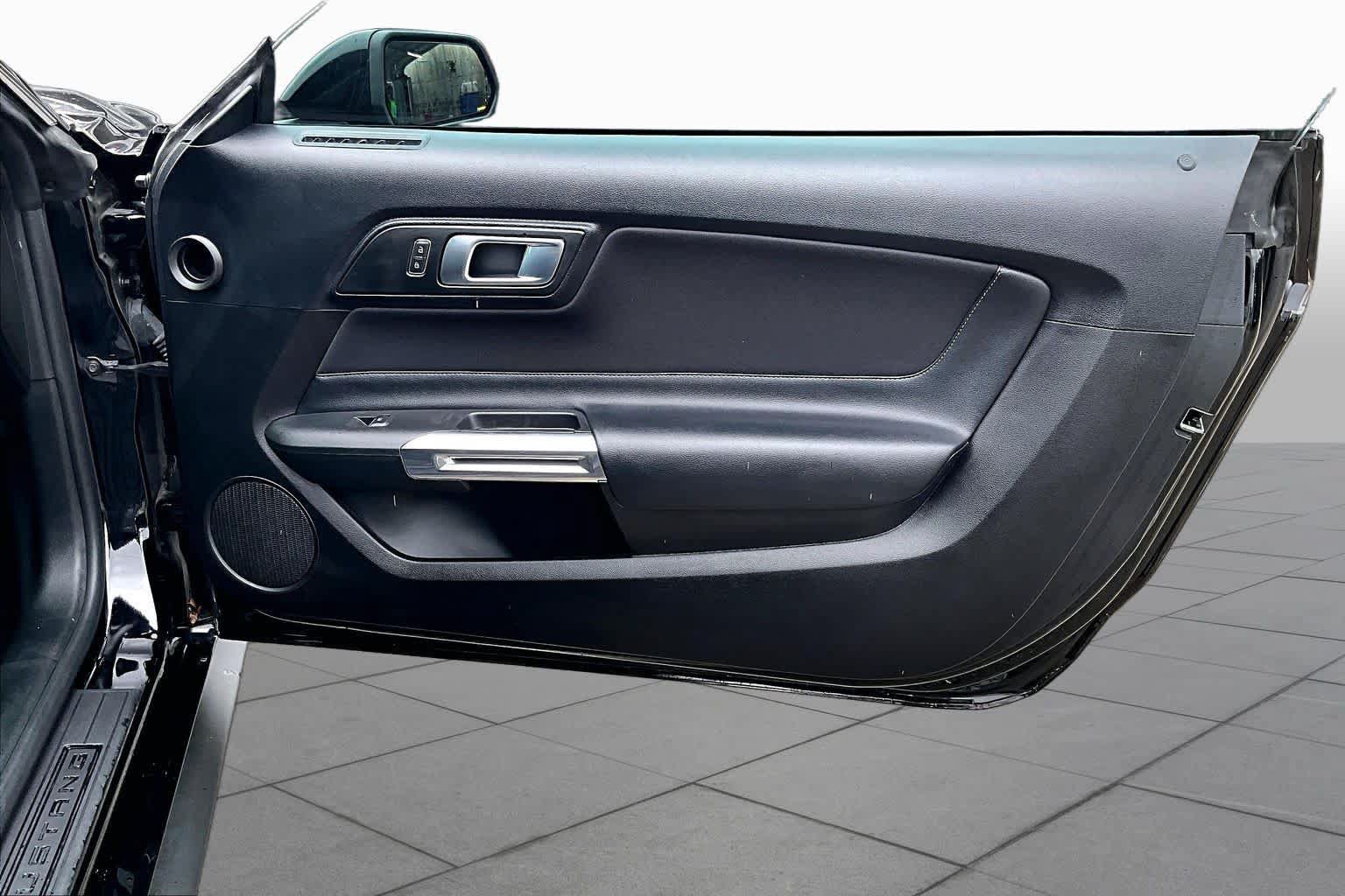 Used 2022 Ford Mustang Coupe RWD image 23