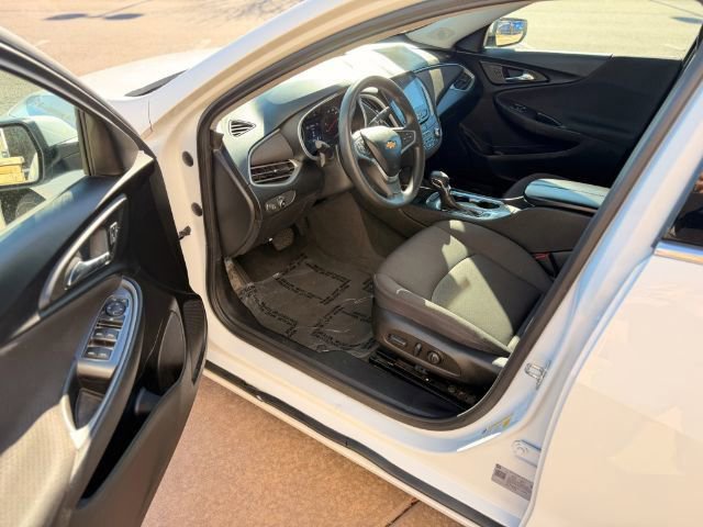 Used 2023 Chevrolet Malibu LT image 12