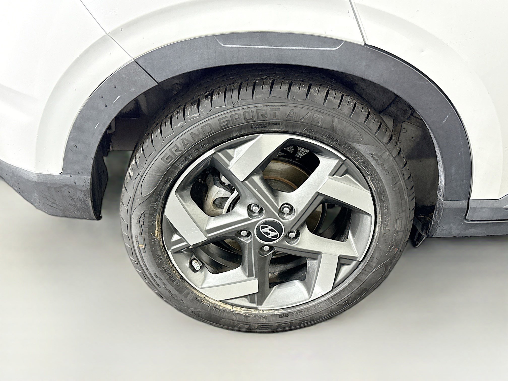 Used 2023 Hyundai Venue SEL w/ Cargo Package image 32