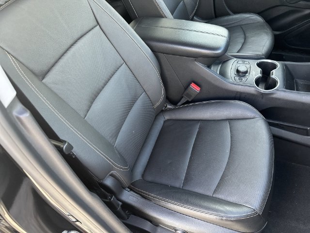 Used 2021 GMC Terrain SLT FWD image 33