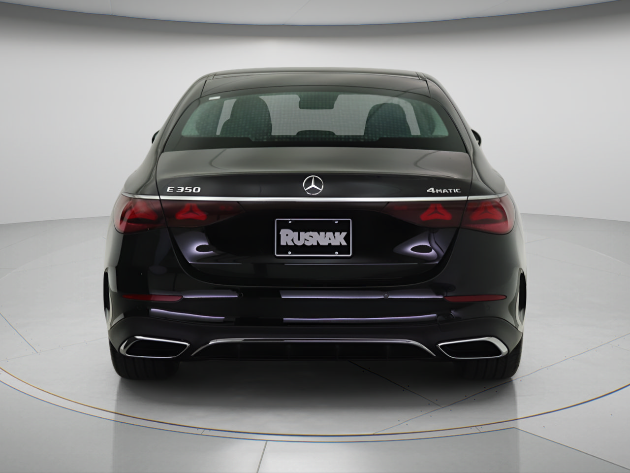 New 2026 Mercedes-Benz E 350 4MATIC Sedan image 3