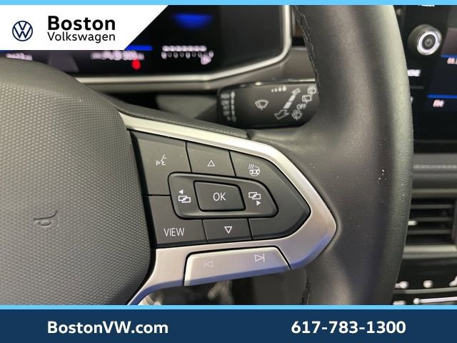 Used 2025 Volkswagen Taos SE image 12