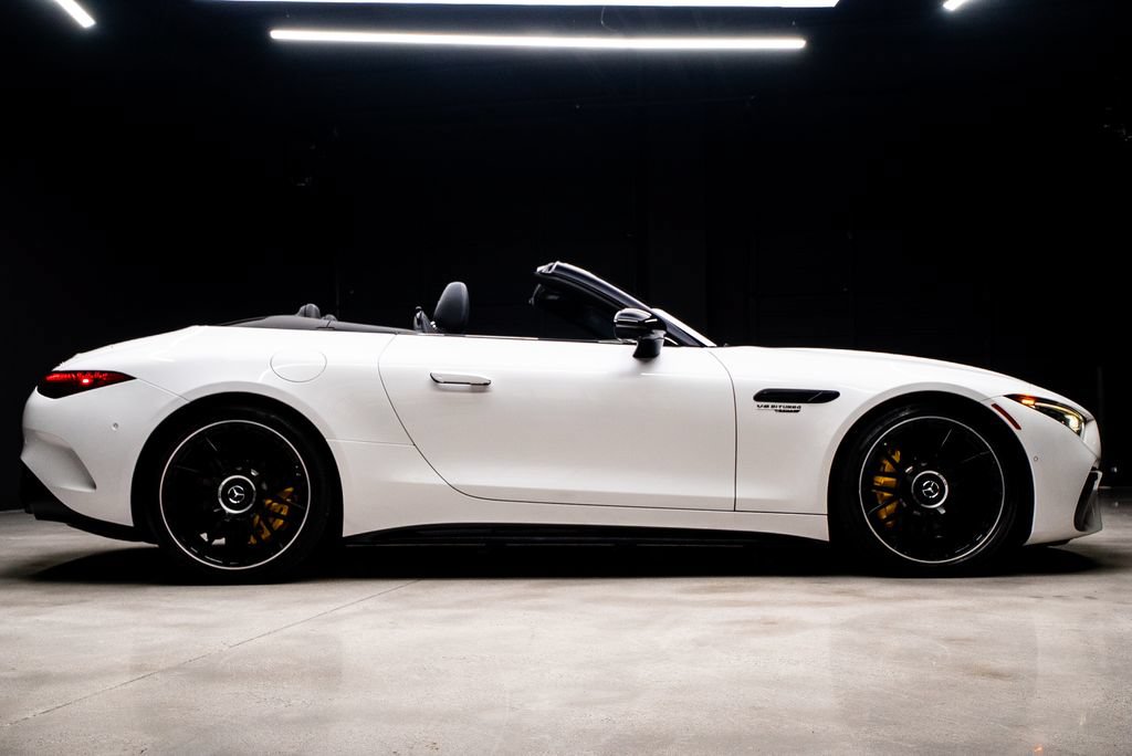 Used 2022 Mercedes-Benz SL 55 AMG 4MATIC w/ Driver Assistance Package image 13