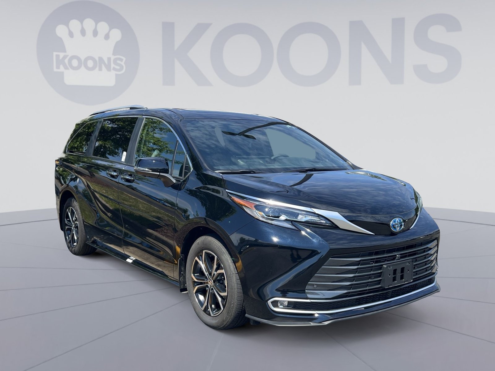 Used 2025 Toyota Sienna Platinum AWD/4WD image 7