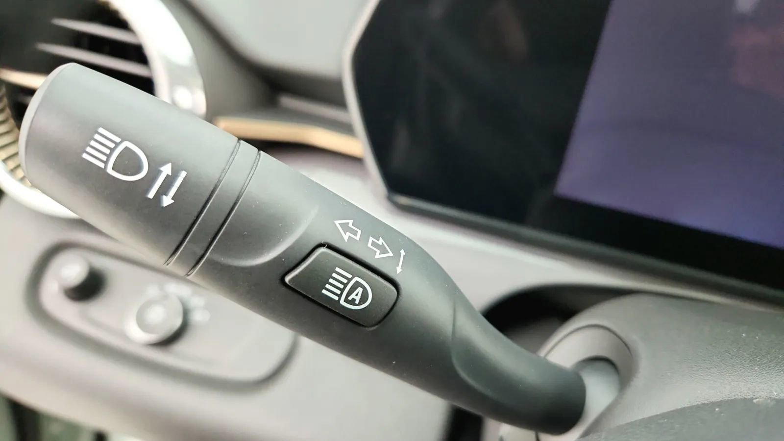 Used 2024 Chevrolet Trax ACTIV w/ Sunroof Package image 23