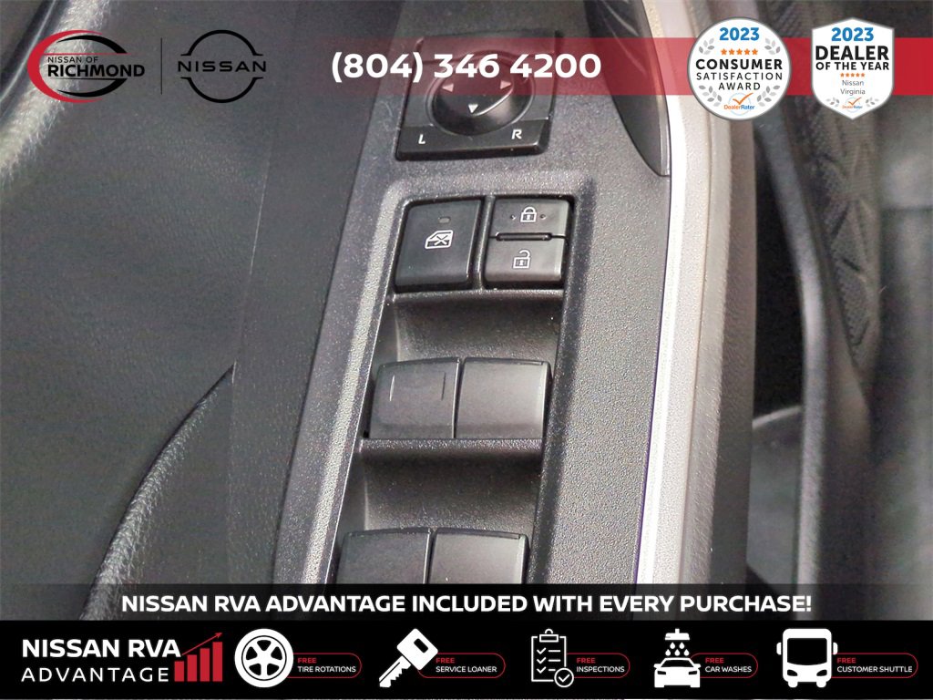 Used 2019 Toyota RAV4 LE image 23