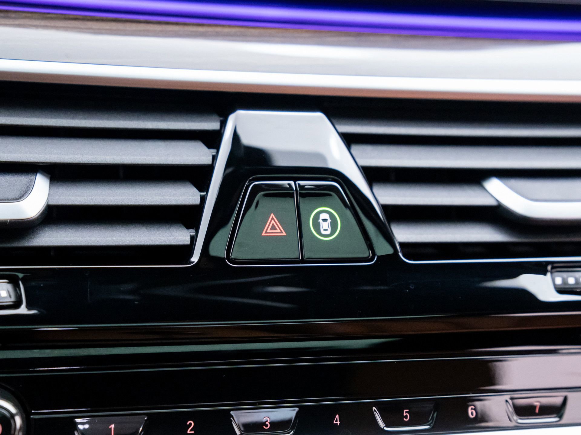 Used 2023 BMW 540i xDrive w/ Executive Package image 27