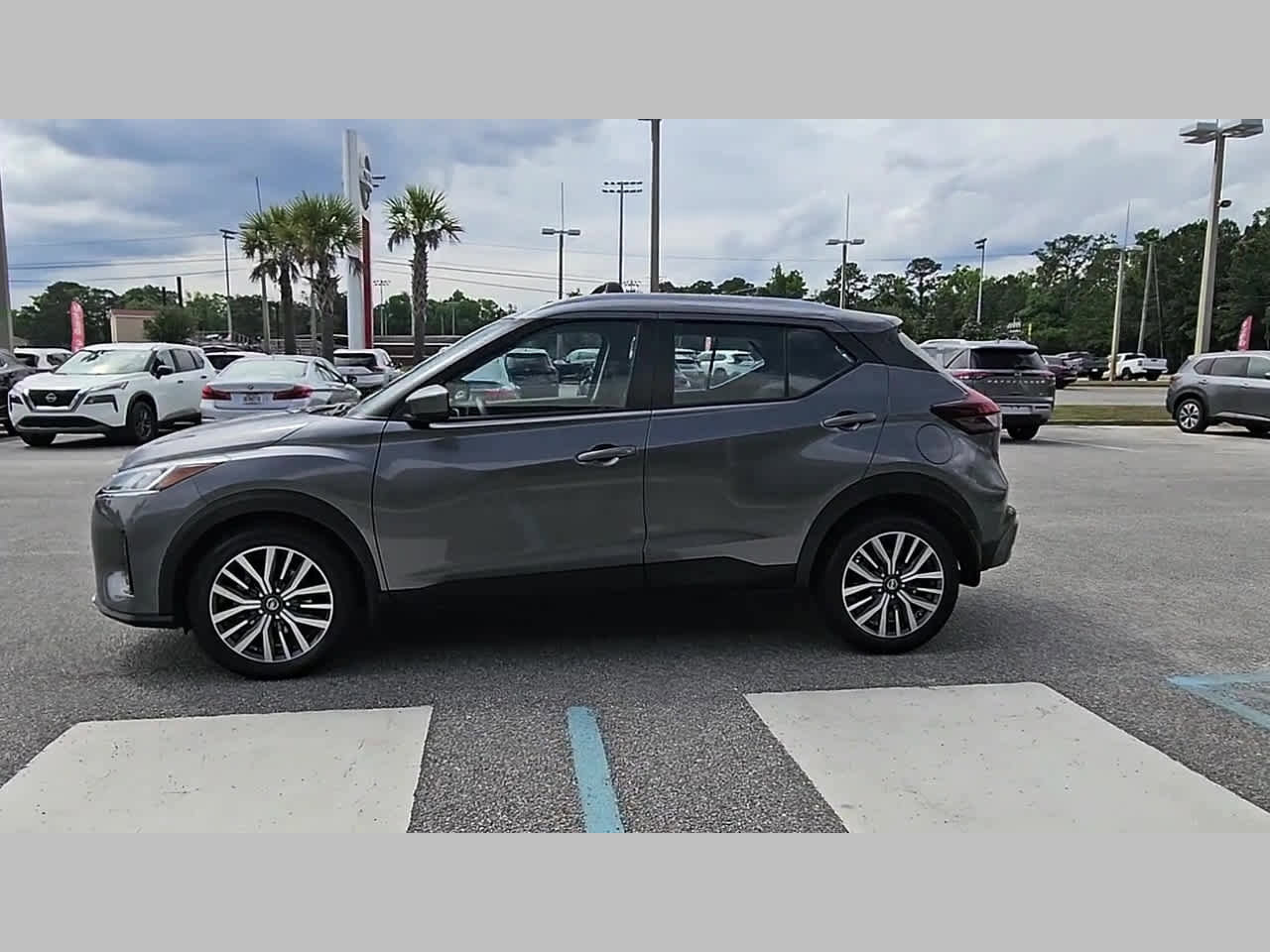 Used 2021 Nissan Kicks SV FWD image 25