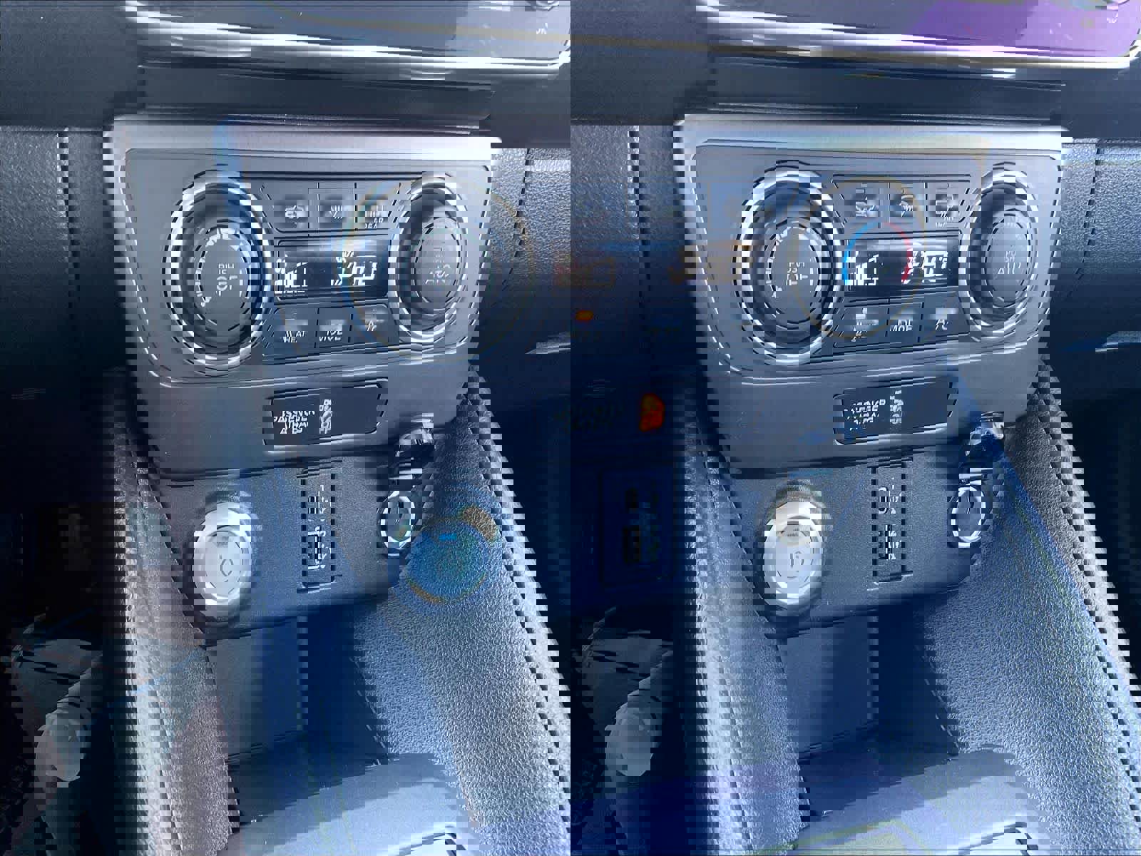 Certified 2023 Nissan Leaf S image 25