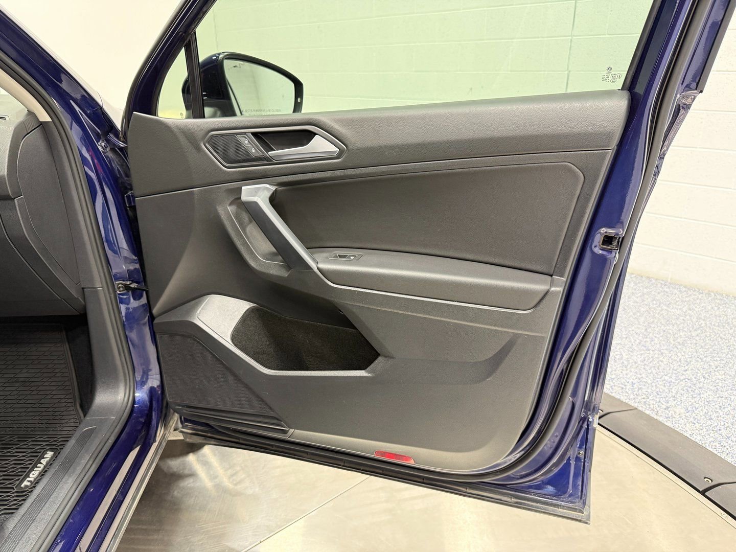 Used 2021 Volkswagen Tiguan SE image 24