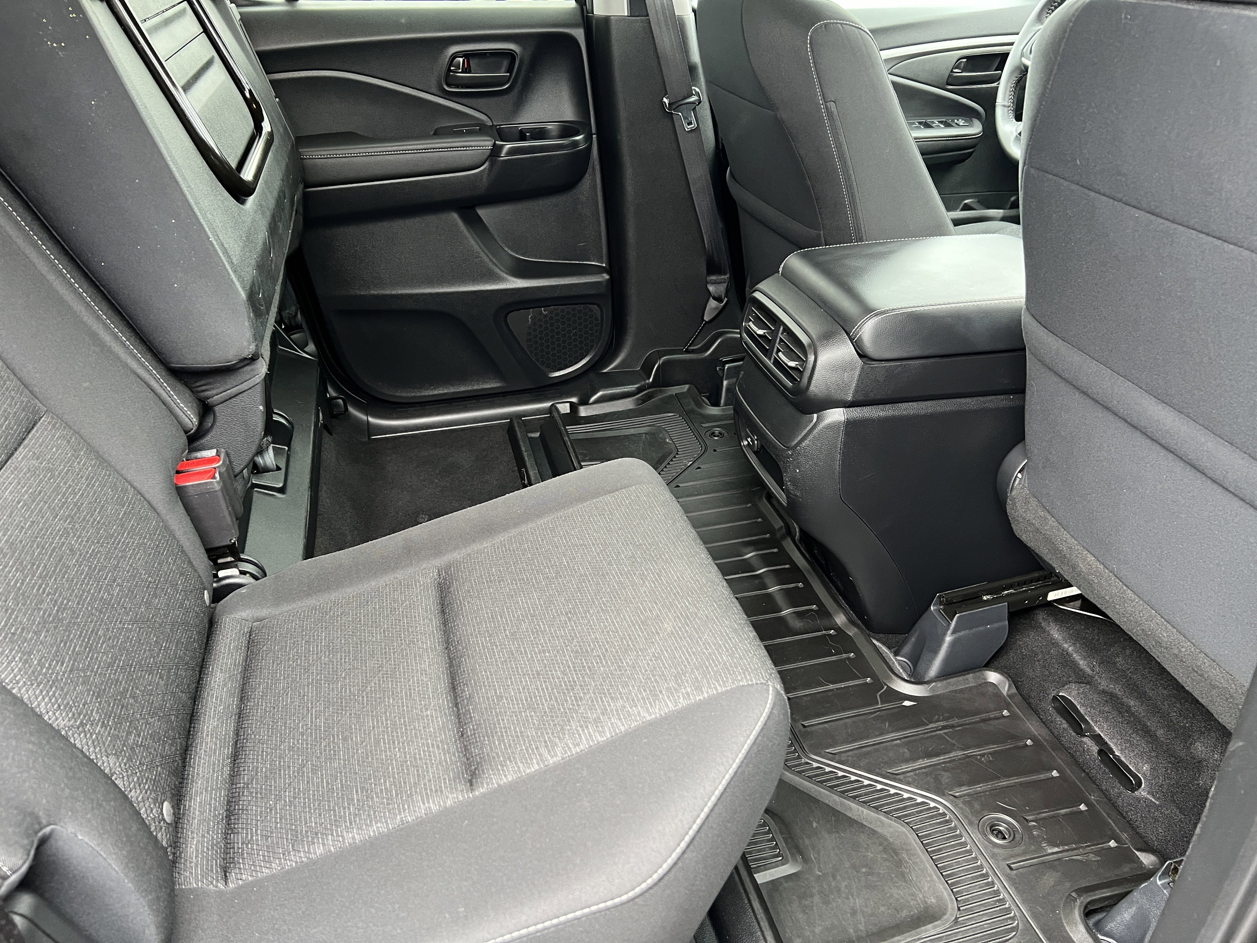 Used 2025 Honda Ridgeline Sport image 18
