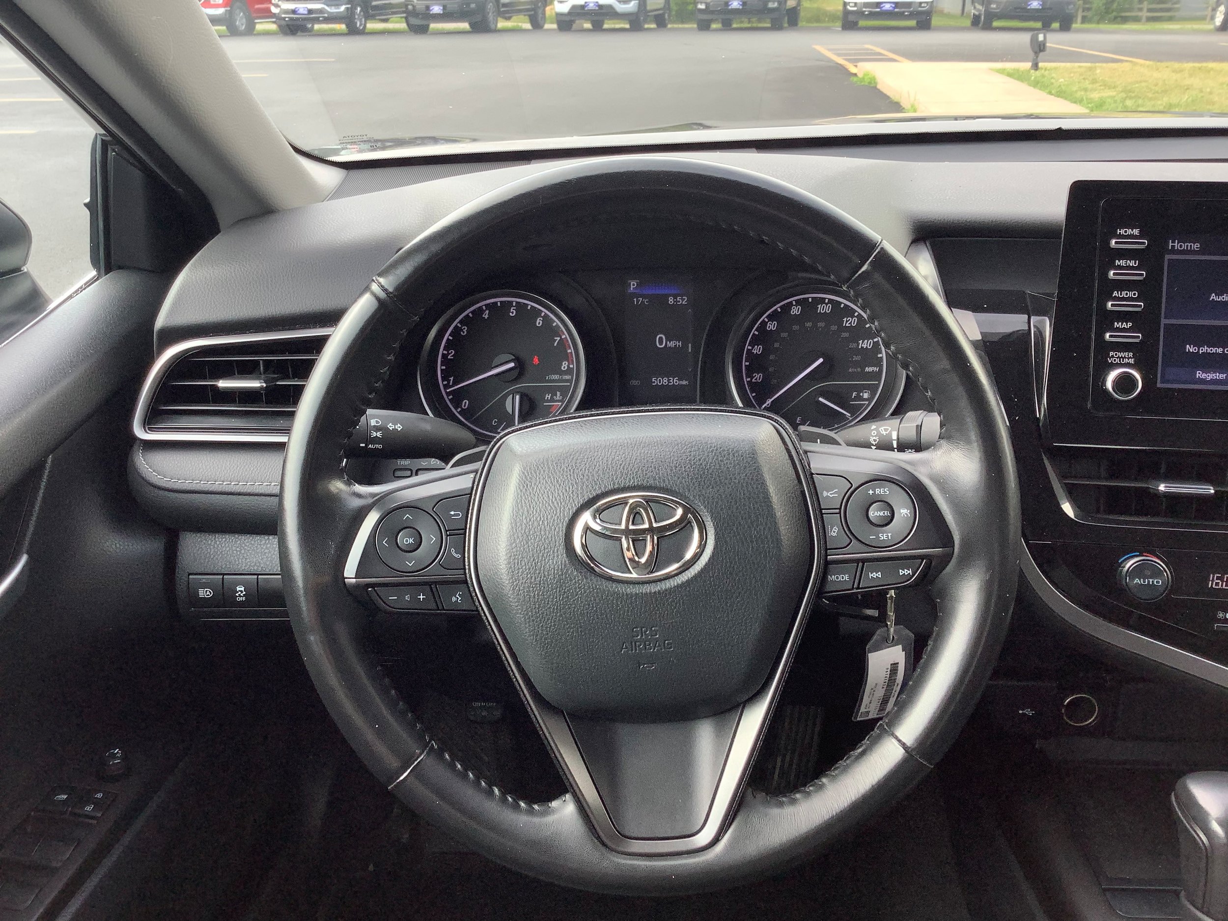 Used 2023 Toyota Camry SE FWD image 8