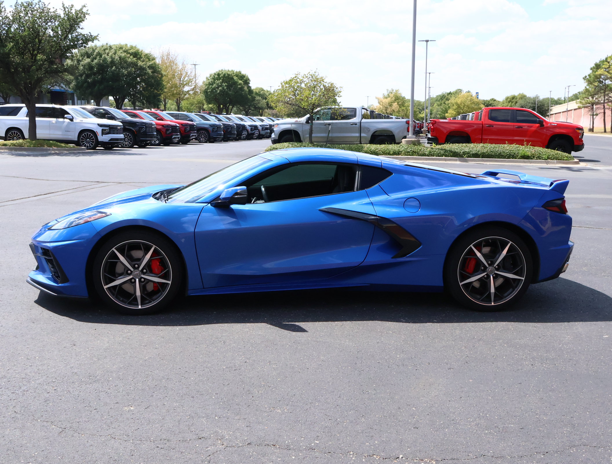 Used 2023 Chevrolet Corvette Stingray Coupe w/ Z51 Performance Package RWD image 31