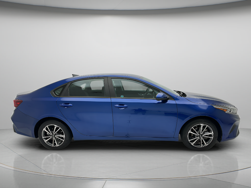 Used 2023 Kia Forte LXS FWD image 4