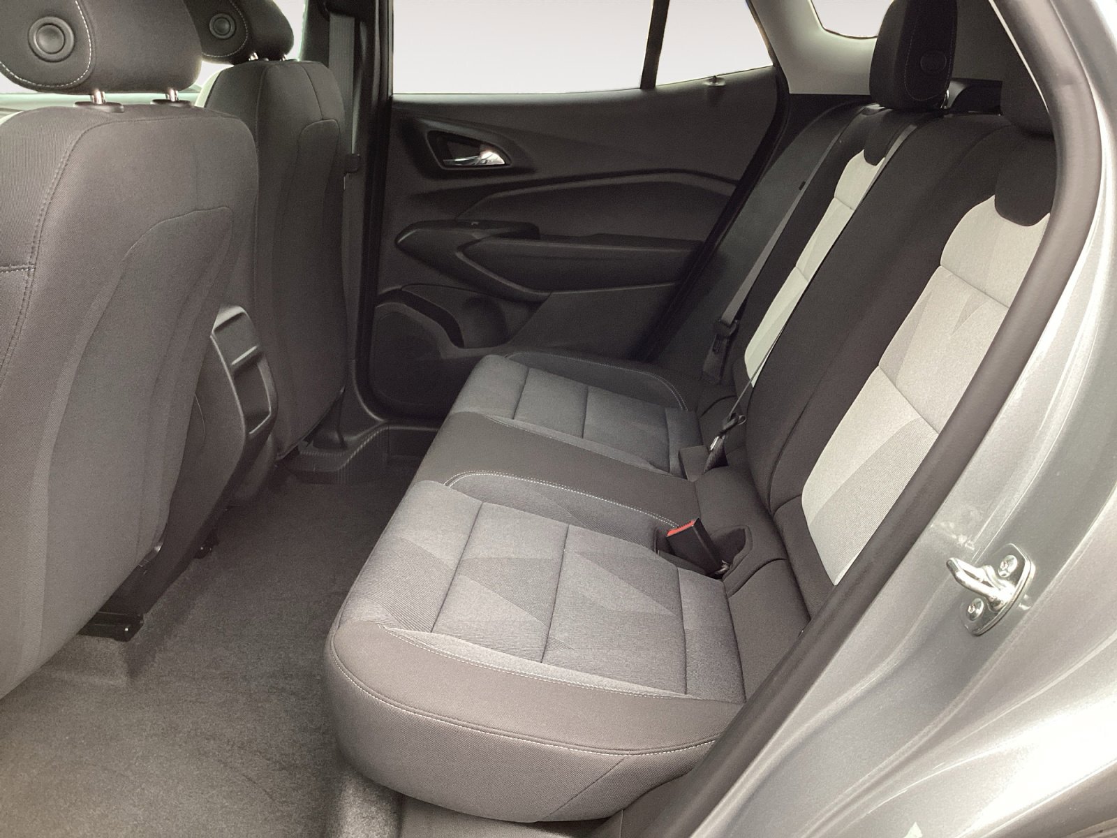 Used 2026 Chevrolet Trax LS FWD image 26