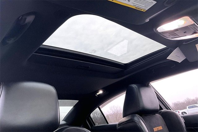 Used 2017 Dodge Charger R/T image 27