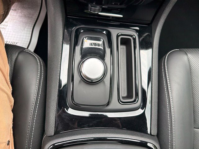 Used 2023 Chrysler 300 S w/ Comfort Group RWD image 14