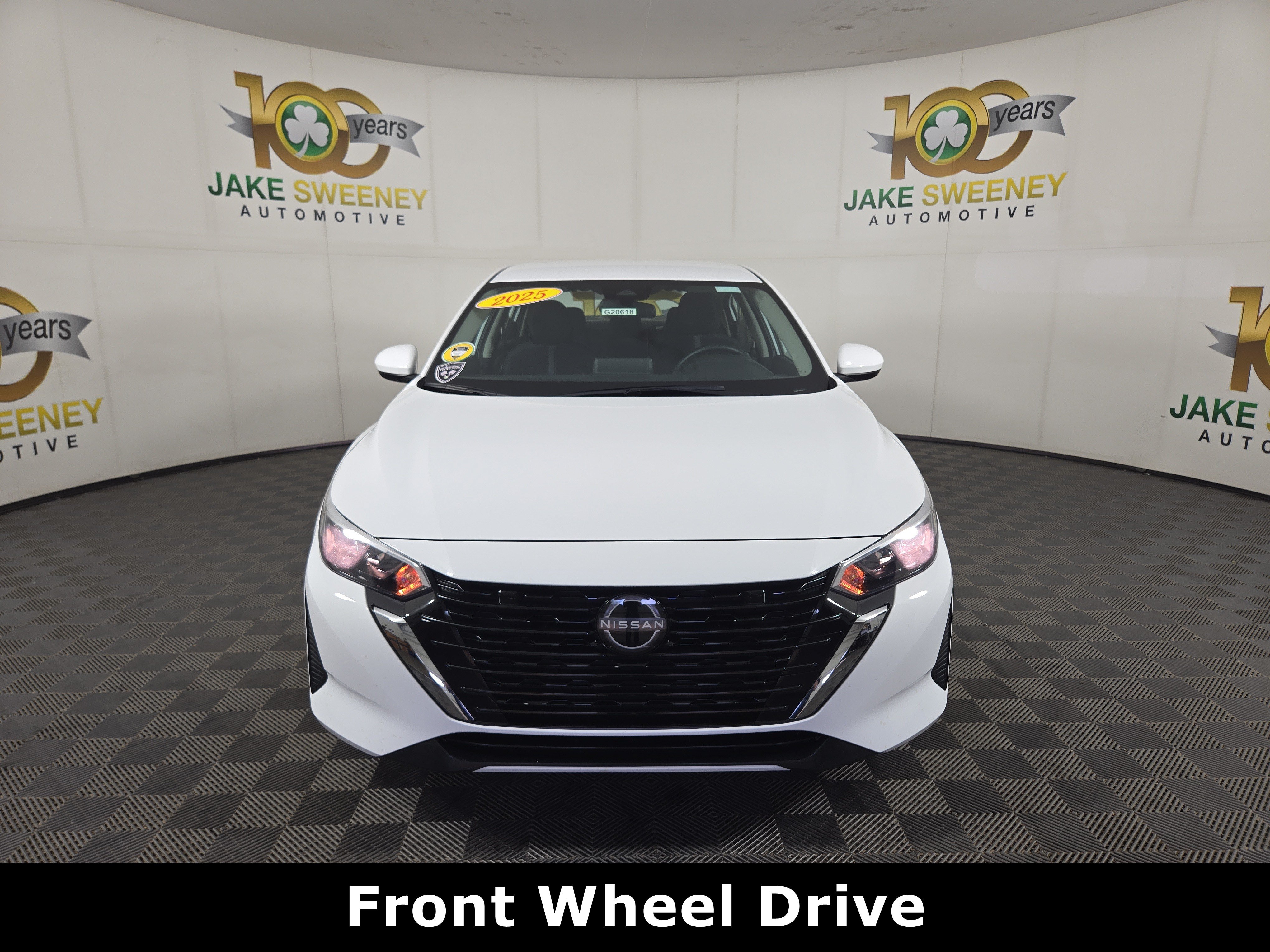 Used 2025 Nissan Sentra SV FWD image 2