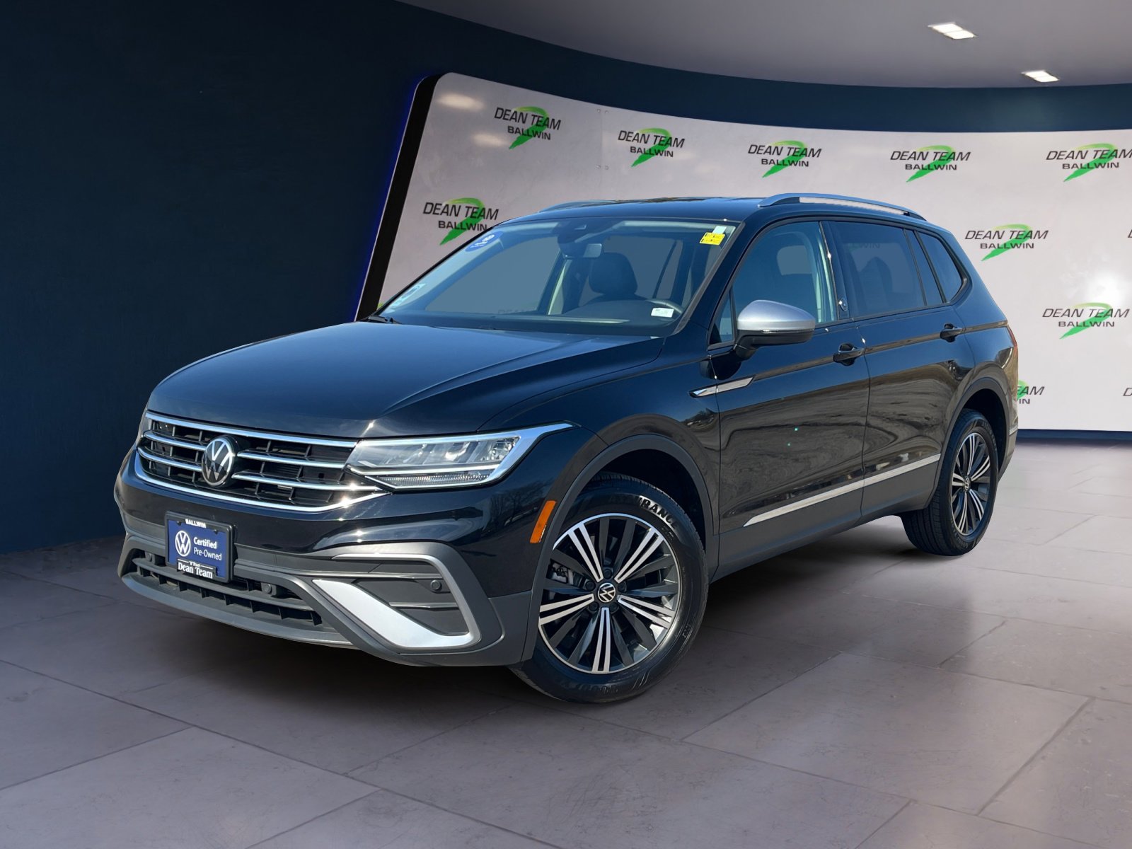 Certified 2024 Volkswagen Tiguan Wolfsburg Edition image 3