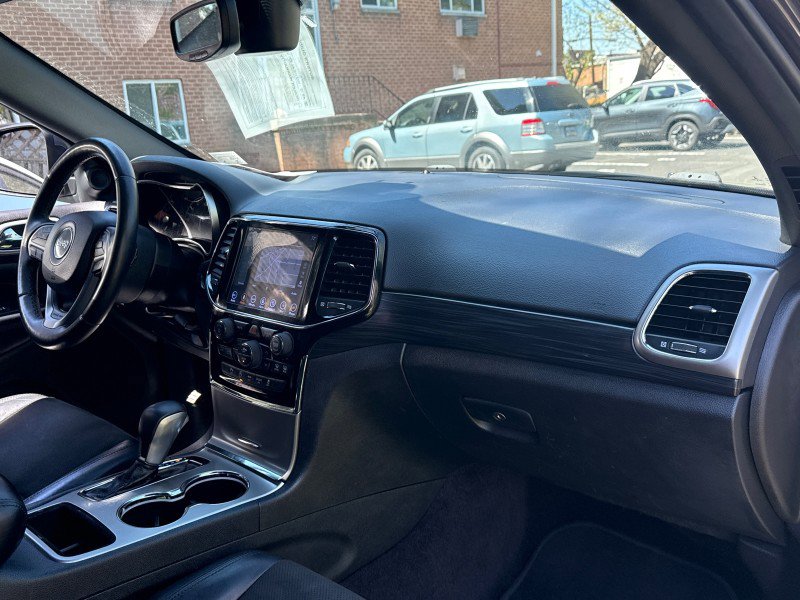 Used 2019 Jeep Grand Cherokee Altitude image 22