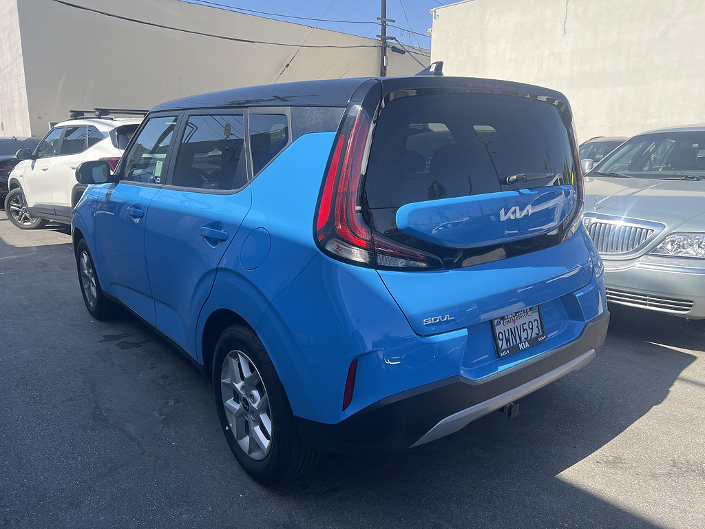 Used 2025 Kia Soul S FWD image 3