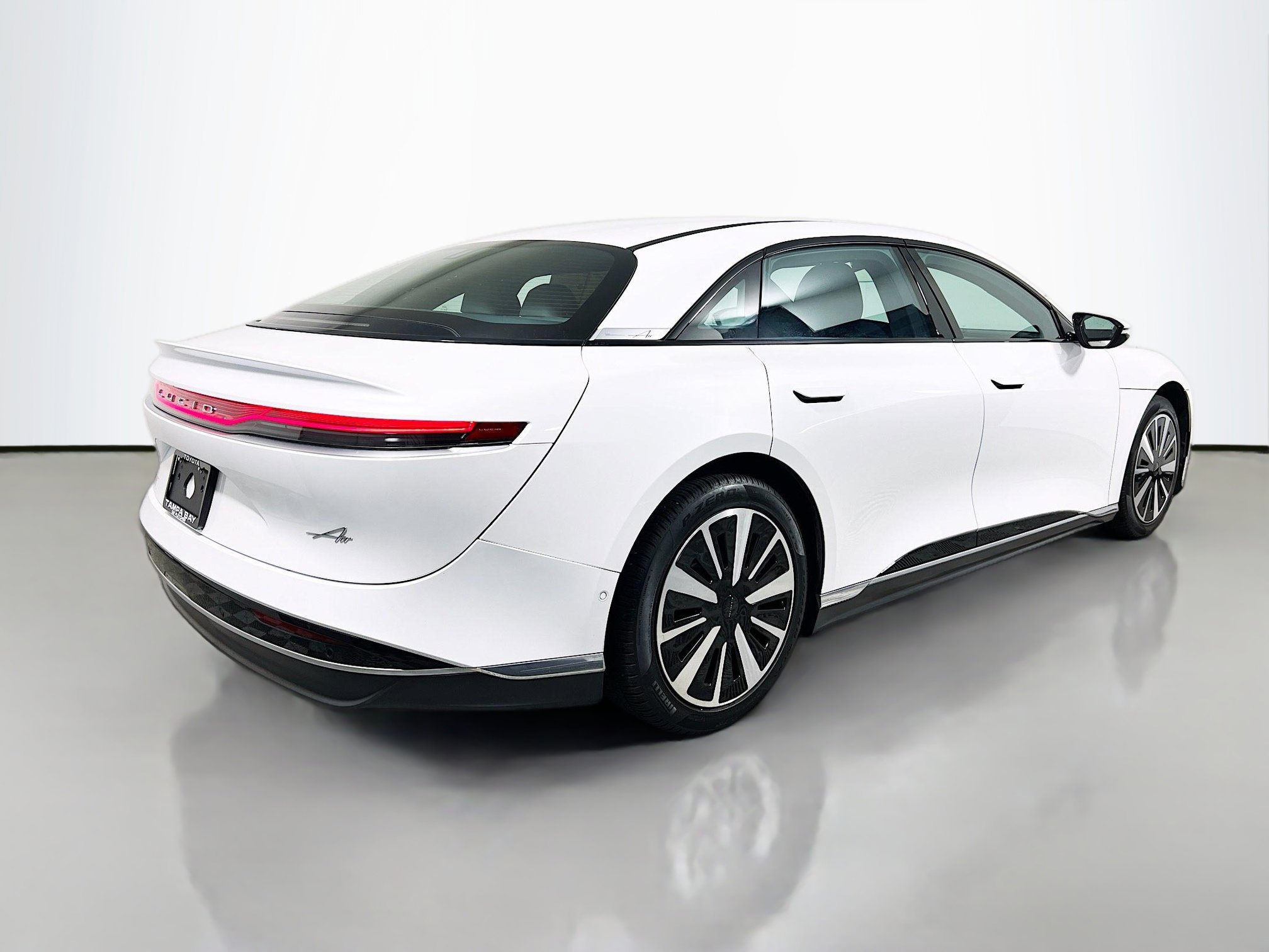 Used 2023 Lucid Air Pure image 4