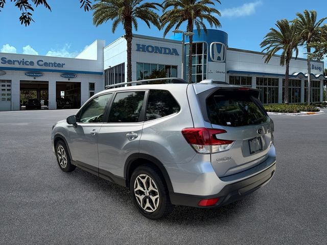Used 2020 Subaru Forester Premium AWD/4WD image 6
