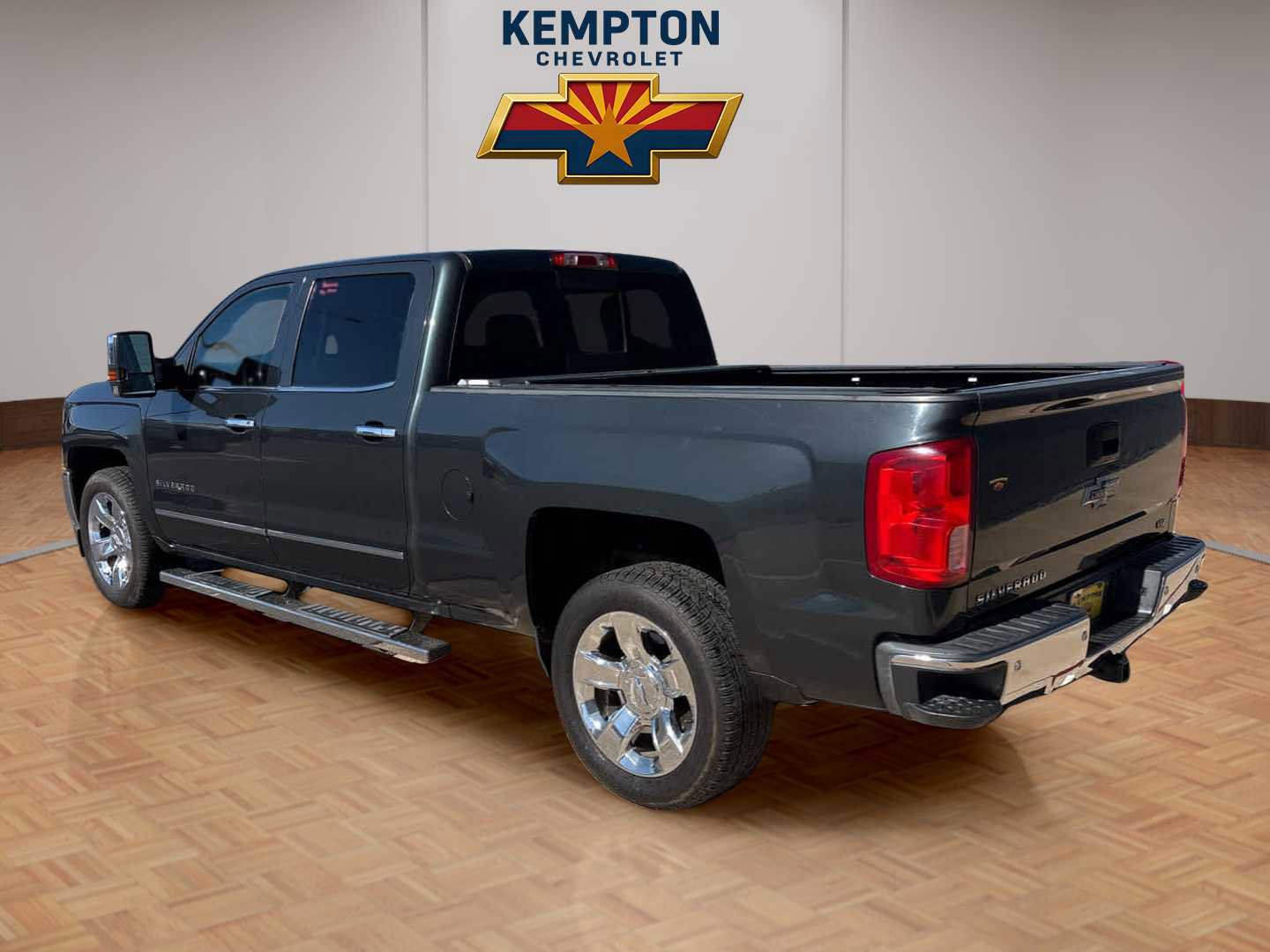 Used 2018 Chevrolet Silverado 1500 LTZ w/ LTZ Plus Package image 4