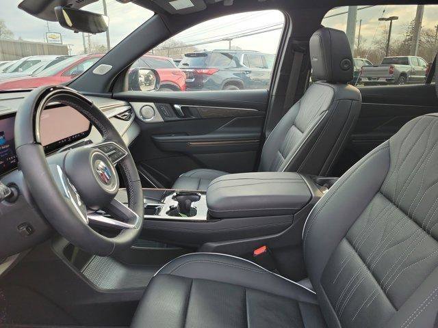 Used 2025 Buick Enclave Avenir w/ Super Cruise Package image 25
