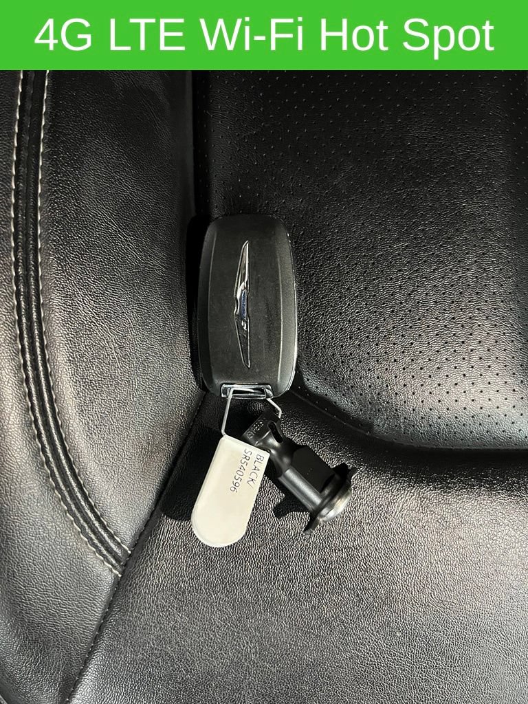 Used 2025 Chrysler Pacifica Select FWD image 40