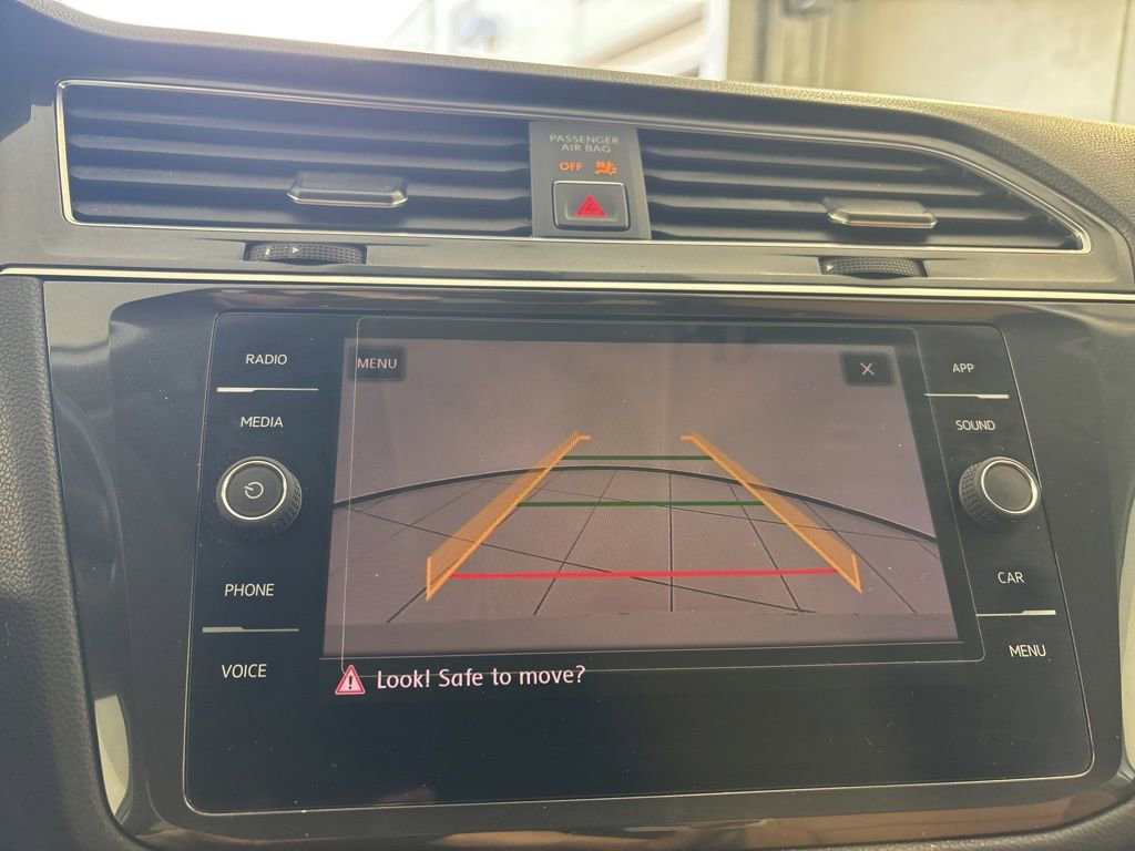 Used 2018 Volkswagen Tiguan SE image 28