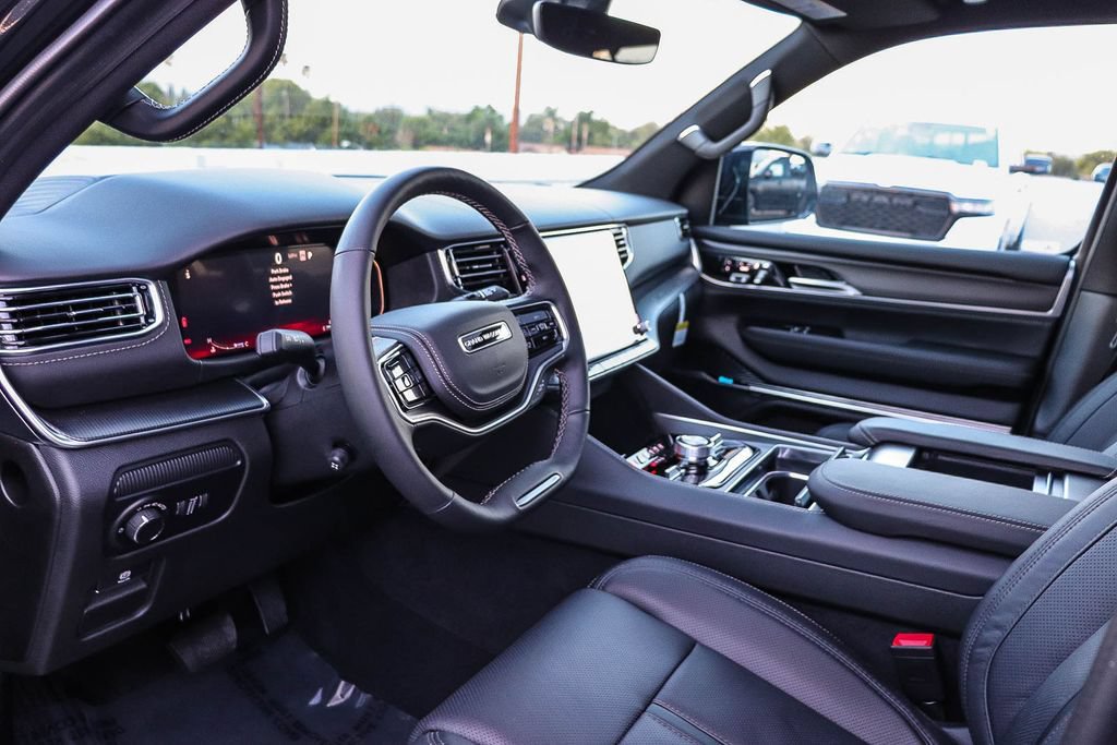New 2026 Jeep Grand Wagoneer Summit AWD/4WD image 24