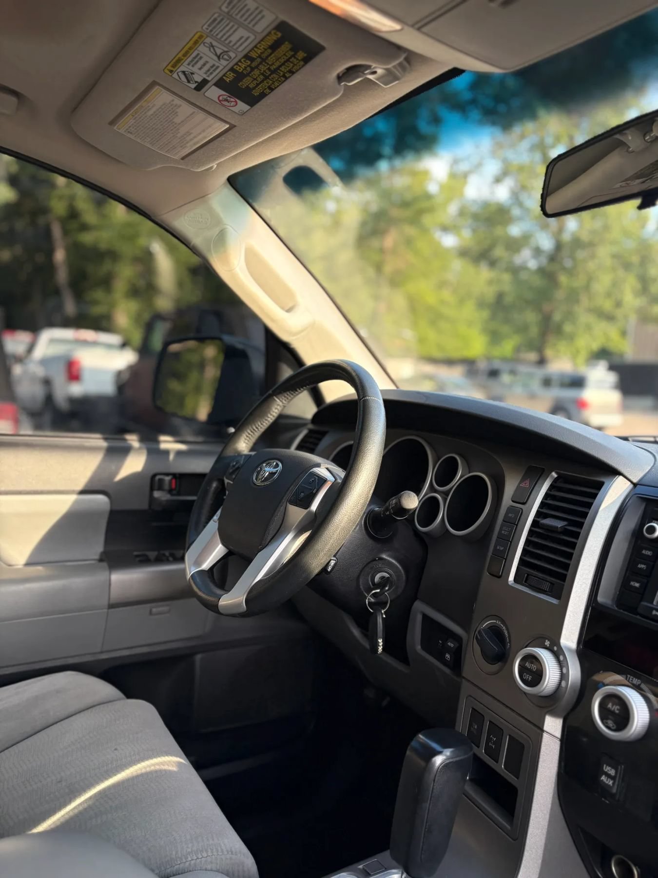 Used 2016 Toyota Sequoia SR5 AWD/4WD image 24