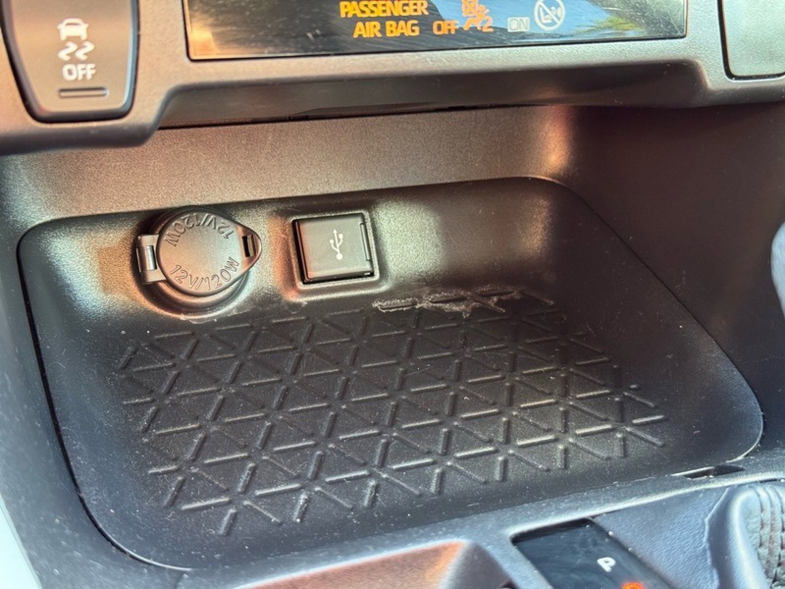 Used 2021 Toyota RAV4 LE image 32