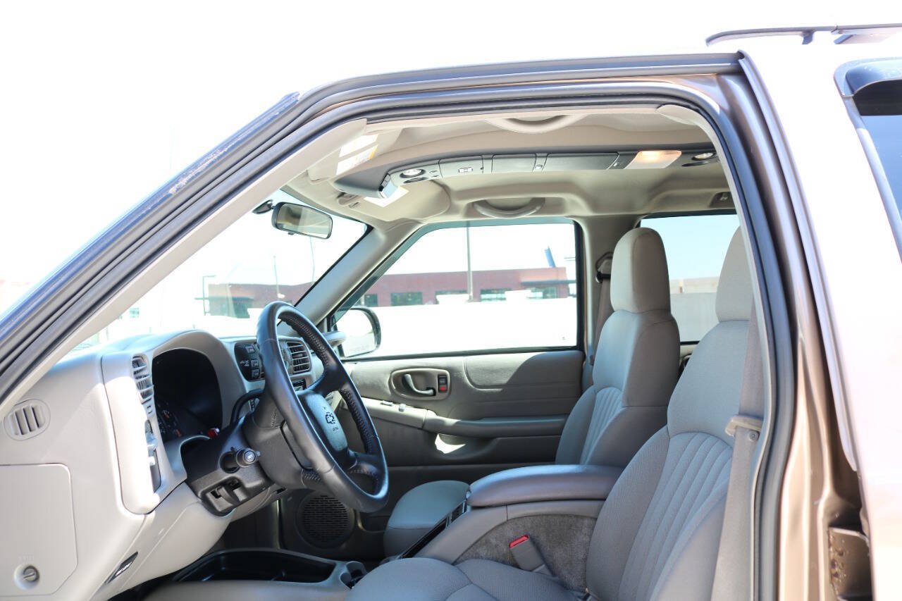 Used 2004 Chevrolet Blazer LS w/ Preferred Equipment Group AWD/4WD image 73