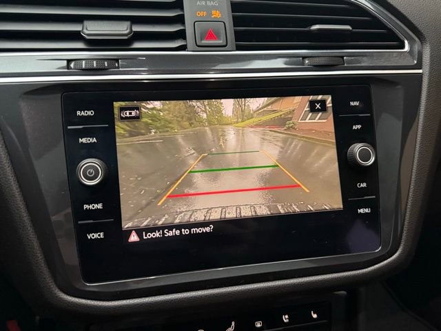 Used 2022 Volkswagen Tiguan SEL R-Line image 17