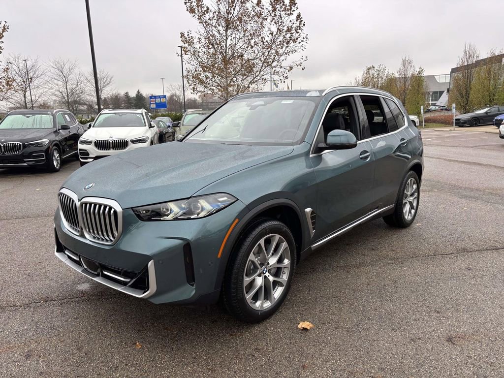 New 2026 BMW X5 xDrive40i w/ Premium Package image 3