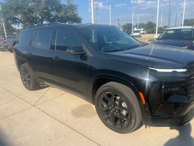 Used 2026 Chevrolet Traverse RS FWD image 2