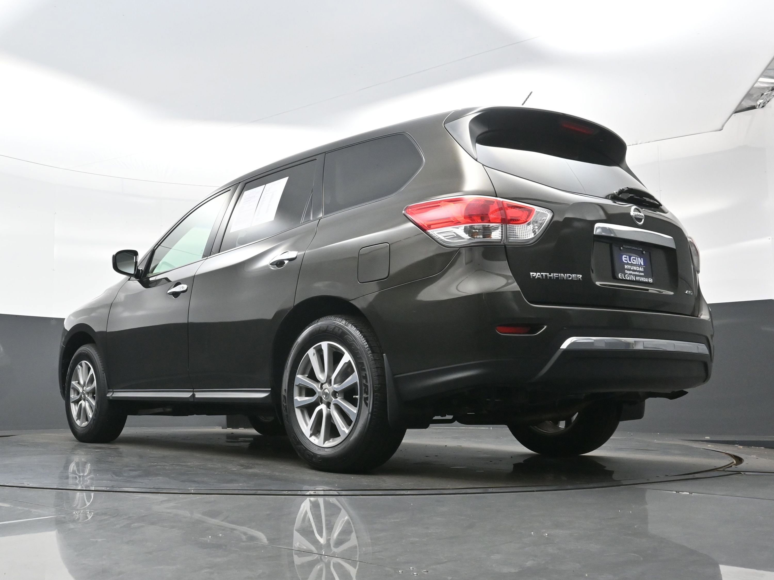 Used 2015 Nissan Pathfinder S AWD/4WD image 29