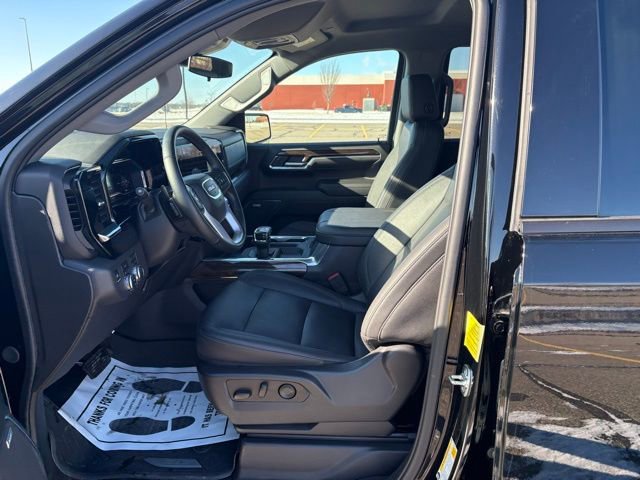 Used 2025 GMC Sierra 1500 Elevation w/ Elevation Premium Package image 9