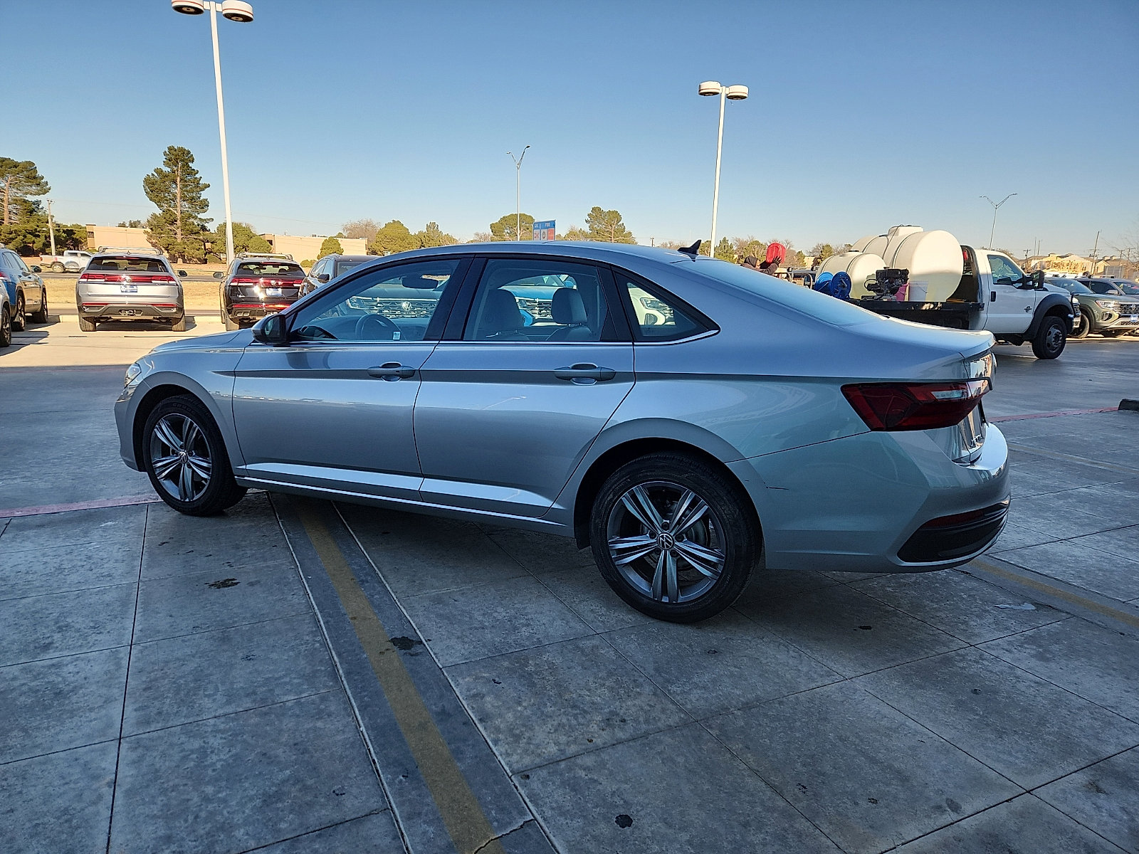 Certified 2024 Volkswagen Jetta SE image 4