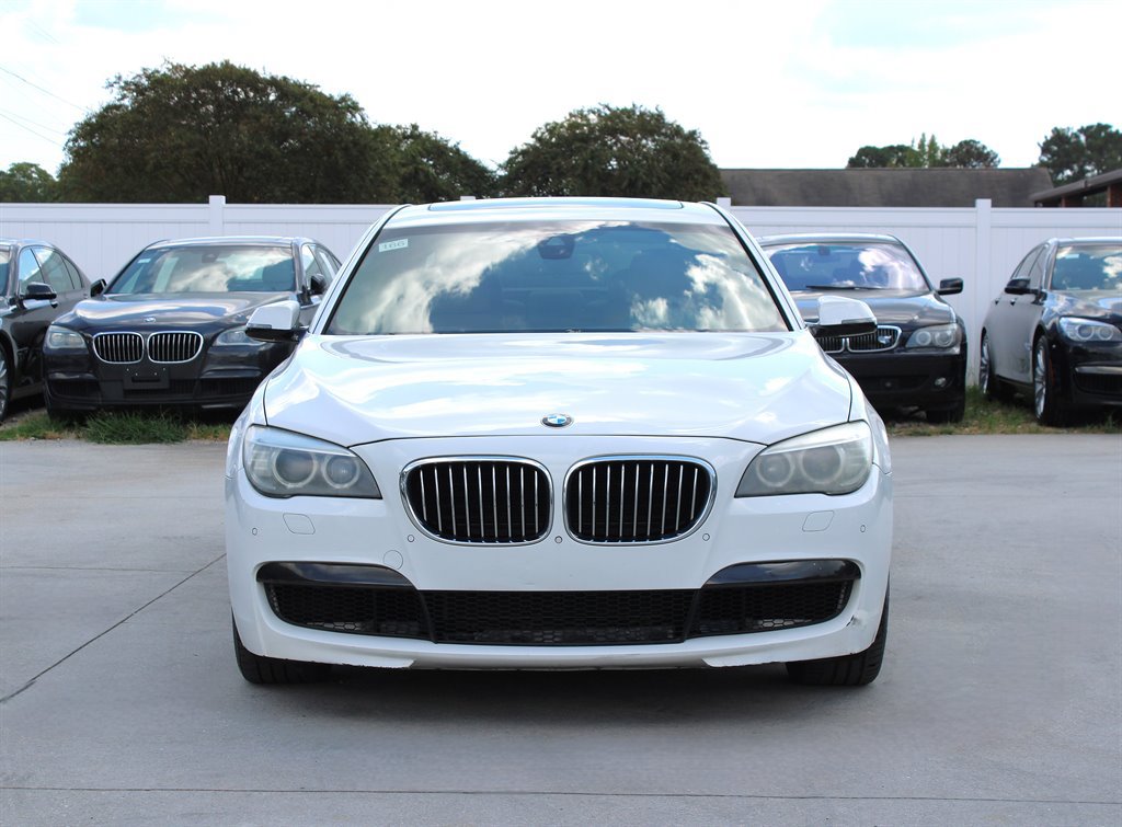 Used 2013 BMW 750Li RWD image 2